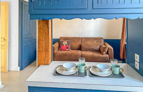 2 Bedroom Nice Apartment In Les Andelys - Foto 17