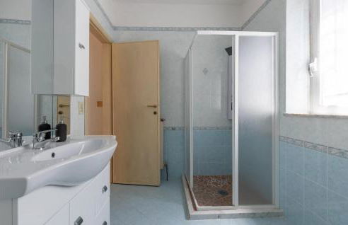 2 Bedroom Lovely Home In Valpromaro - Foto 24
