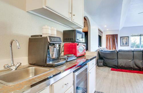 4 Mi to Broadmoor! Apt with Movie Theater and Mtn View - Foto 14