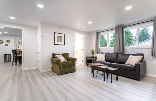 Burien's Top Unit with Spa-Inspired Bathroom - Foto 8