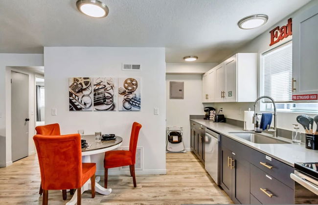 Convenient 2BR Apt w Covered Parking SLC - Foto 6