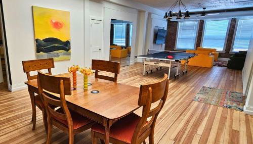 The Disco Loft - Downtown Springfield Apartment with Ping Pong - Foto 2