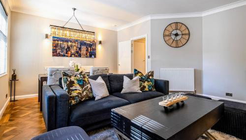 Luxury 3 Bed Apartment, Train Station - Foto 1