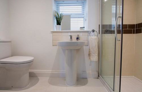 Beach View - A Truly Stunning House Opposite The Sea! Sleeps 10! Families, Friends, Contractors and Pets are all Welcome! - Foto 26