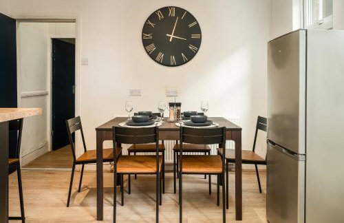 Anfield House - Liverpool Retreat 7 Bedroom Home - Photo 47