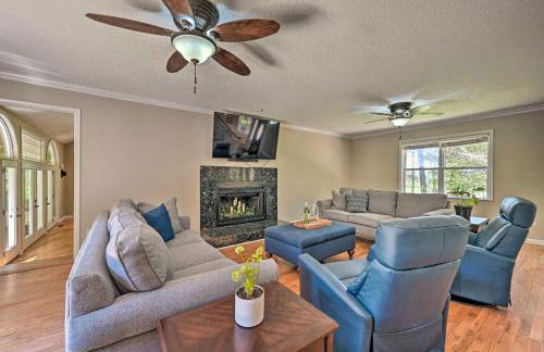 2 Mi to Clemson Central Villa with Deck, Near Lakes - Foto 4