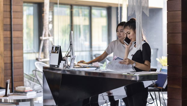 Mostrador de check-in y check-out