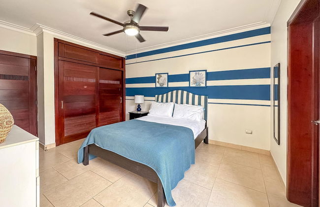 Incredible 3 BR Penthouse w BBQ Jacuzzi - Photo 5