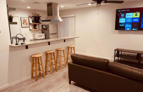 Cozy 2-BR Retreat in Kingman, AZ - Photo 1