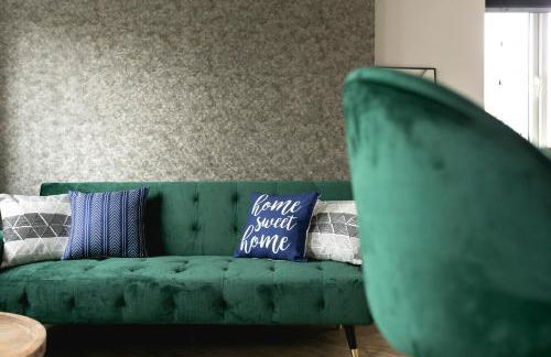 Skyvillion - COZY LARGE 4 & 1 Bed Apartments in London Enfield, Mins to Tube Station, Free Wi-Fi - Foto 41