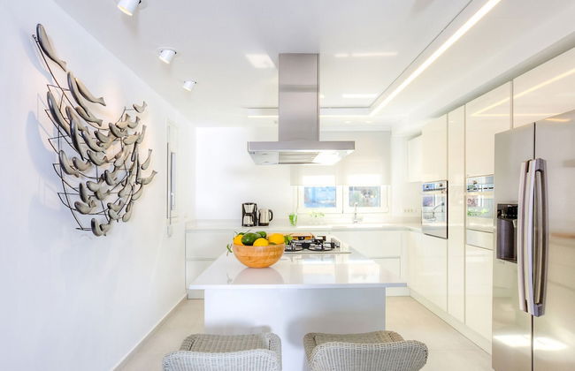 Beautiful Luxe Villa in Private Olive Grove, sea and Mountain View, Close to sea - Foto 11