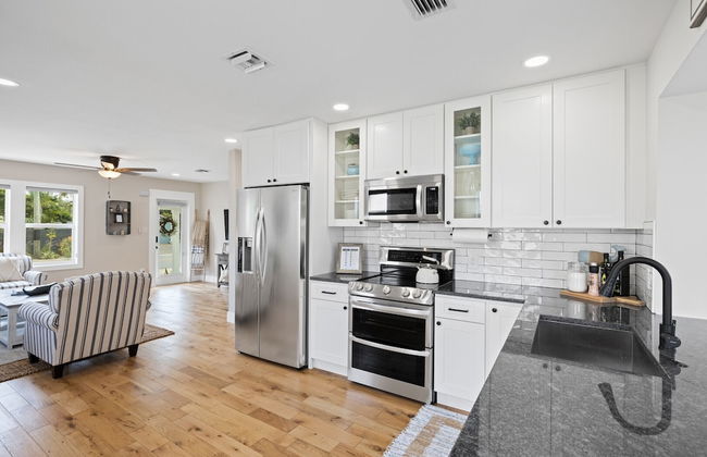 Stylish Luxury Home Near Beach & DT - Foto 5