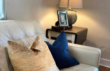 1920 Brick House-Hot Tub-Outdoor Brickoven Pizza-Pets-Breweries - Foto 36