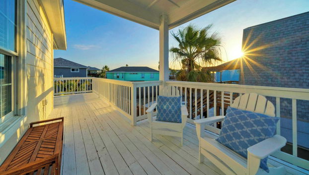 Priv Pool & Yard w/ Putting Green! Newly Remodeled Always Sunny by Avantstay - Foto 3, Interior