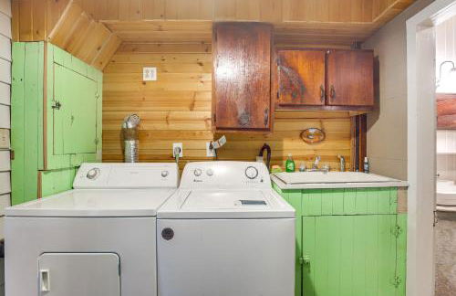 Hot Tub and Creek Views Secluded Perryville Cabin - Foto 12