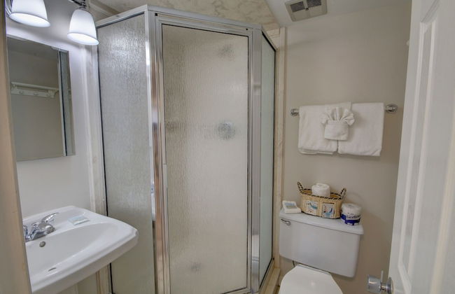 423 El Matador 2 Bedroom Condo by RedAwning - Photo 16