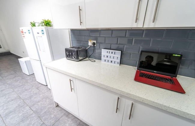 Studio Close to Selly Oak Train Station - Photo 6