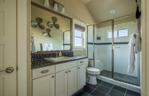 Lake Travis Retreat - 5BR with BBQ & Pickleball - Foto 28