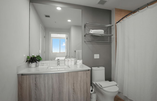 Poolside District Condo - We Host - Foto 58