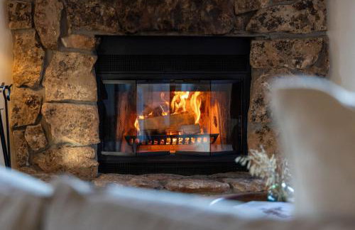 Pine Perch ~ Cozy Mountain Cabin w/ Views - Foto 8