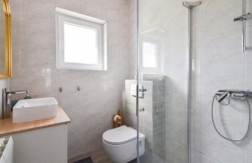 Amazing Apartment In Kasic With Wifi - Photo 16