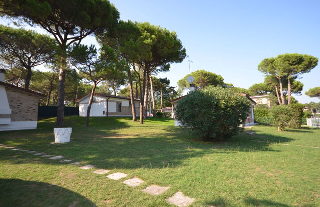 4 bedroom House in Lignano Sabbiadoro with garden and terrace - Photo 14