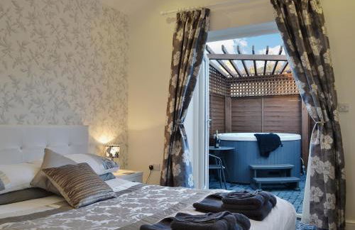 Oswald Lodge - Photo 1