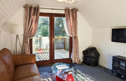 Ceridwen 6 - Hot Tub-Luxury-Pets-Perthshire-Romantic-Dundee - Photo 4