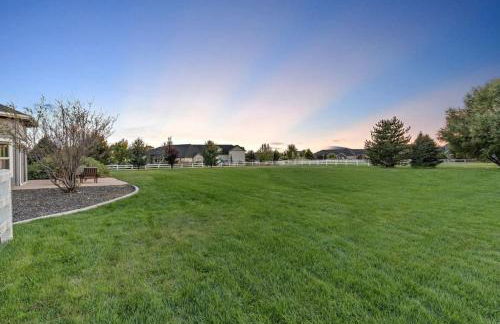 Private Oasis On 2 Acres with Indoor Pool and Theater - Foto 52