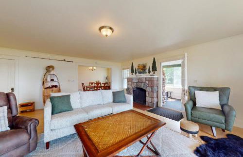 Flagpole Point - Photo 1