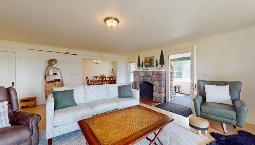 Flagpole Point - Photo 1