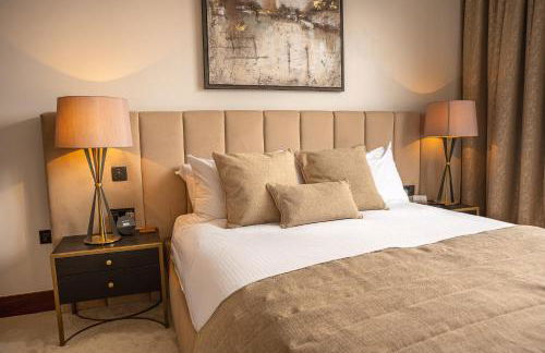 SAINT PAUL - Unrivalled 3BR Penthouse Apartment with Hot Tub Leeds - Foto 23