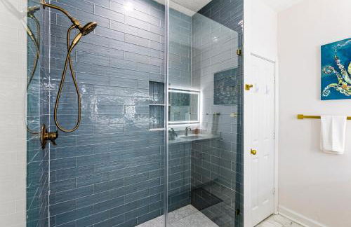 The Purple Pelican - Photo 22