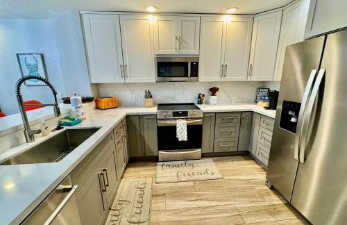 Vacay Vibes-2 Pools, Pickleball, Coffee Bar, 2 Jacuzzis, Food Truck - Foto 12