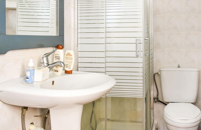 Scenic Holiday Home in Syros With Balcony - Photo 10