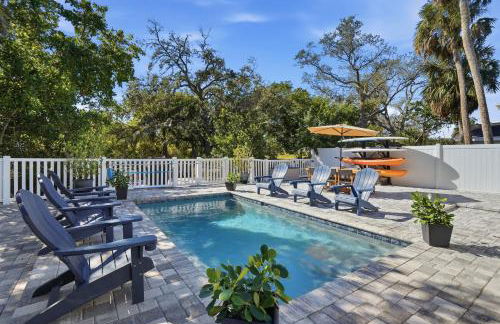 Canal-Front Oasis in Terra Ceia Pool, Patio, Dock - Foto 1