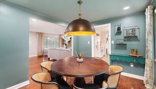 The Sleepy Tiki - game room, tiki lounge, firepit - Foto 3