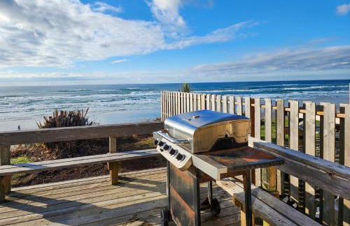 Ocean Front Duplex with Views! Dog Friendly -Surfside Cottage South - Foto 15