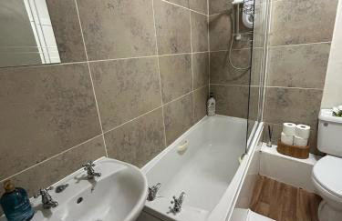 Chatsworth Edge Apartment - Photo 10