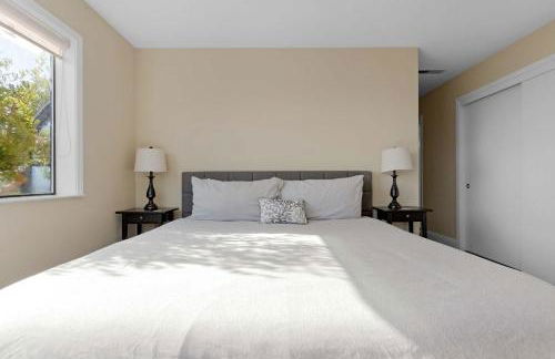 Expansive Ocean-View Retreat with Home Theatre & Spa - Foto 62