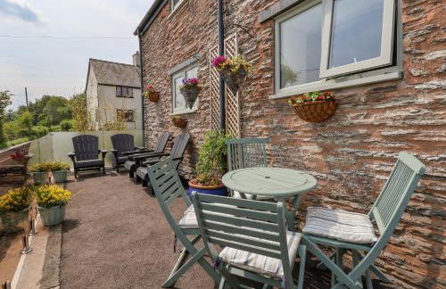 Coach House - Photo 22