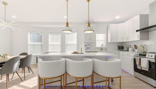 New Modern Updated Secure and Private Home - Foto 4