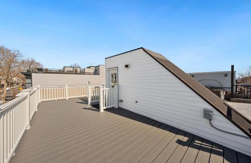 NYC Skyline Views • Near Times Sq • Rooftop Deck - Foto 8