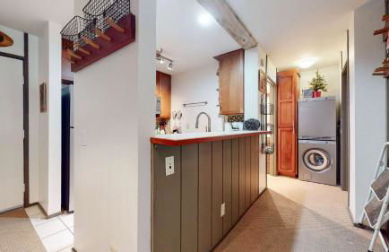 Escape to The Summit - Pool & HT Next Door - Foto 14