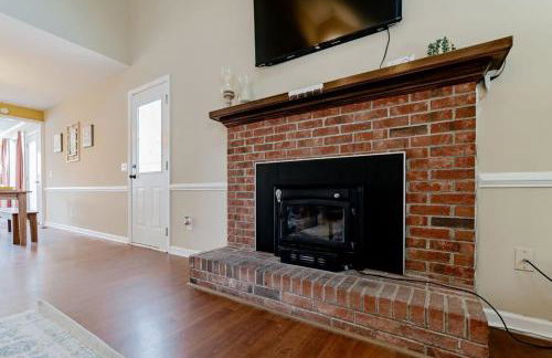 Breeze on Inn- Mins to Ft Jackson - Foto 24