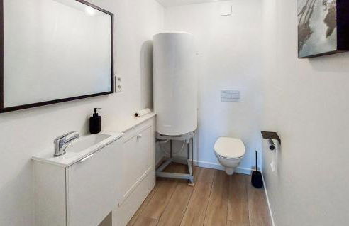 4 Bedroom Amazing Home In Plouézec - Foto 32