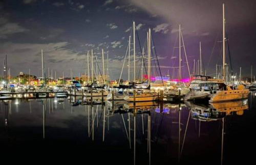 Wine-Dine-Sunshine Cozy Flat in The Heart of DTSP - Foto 20