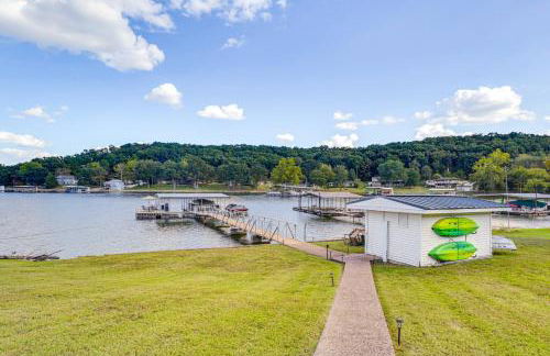 Lake of the Ozarks Haven with Decks, Dock and Kayaks! - Foto 42