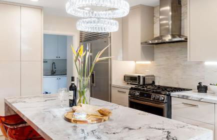 LA Hillside Retreat w Pool Views Fire Pit Outdoor Lounging Casa Bellagio by AvantStay - Foto 13