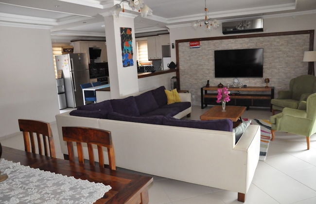 Beautiful 4-bed Villa Private Pools - Photo 9